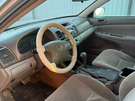 Toyota Camry 2003 года за 3 300 000 тг. в Актобе – фото 5