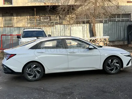 Hyundai Elantra 2024 года за 9 300 000 тг. в Алматы – фото 4