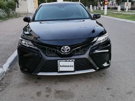 Toyota Camry 2018 года за 10 800 000 тг. в Костанай