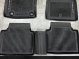 Резиновые полики на тайота камри 70/75 оригинал за 25 000 тг. в Актобе