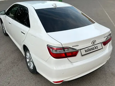 Toyota Camry 2015 года за 10 100 000 тг. в Аксай – фото 5