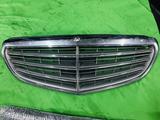 W212 рестайлинг классик решетка радиатора за 50 000 тг. в Алматы