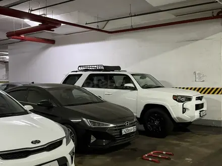 Toyota 4Runner 2022 года за 26 000 000 тг. в Алматы – фото 5
