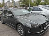 Hyundai Sonata 2023 года за 9 700 000 тг. в Астана – фото 3