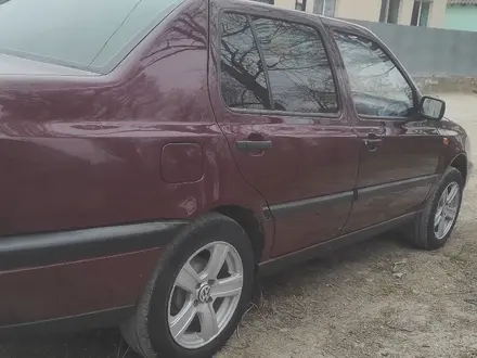 Volkswagen Vento 1993 года за 1 850 000 тг. в Тараз – фото 2