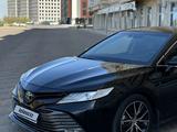 Toyota Camry 2018 года за 13 500 000 тг. в Актау – фото 3