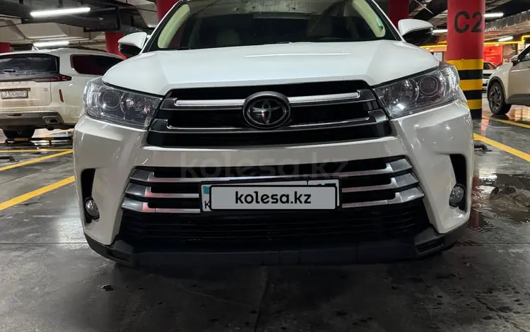 Toyota Highlander 2017 года за 16 000 000 тг. в Астана