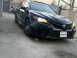 Toyota Camry 2021 годаүшін11 500 000 тг. в Алматы – фото 2