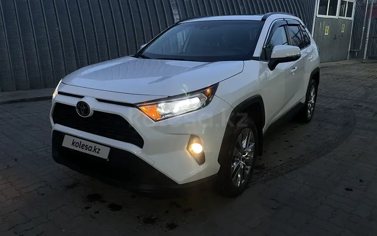 Toyota RAV4 2020 года за 17 000 000 тг. в Уральск