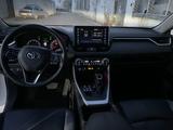 Toyota RAV4 2020 года за 17 000 000 тг. в Уральск – фото 5