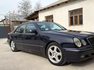 Mercedes-Benz E 320