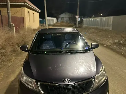 Kia Rio 2014 года за 3 500 000 тг. в Атырау – фото 2