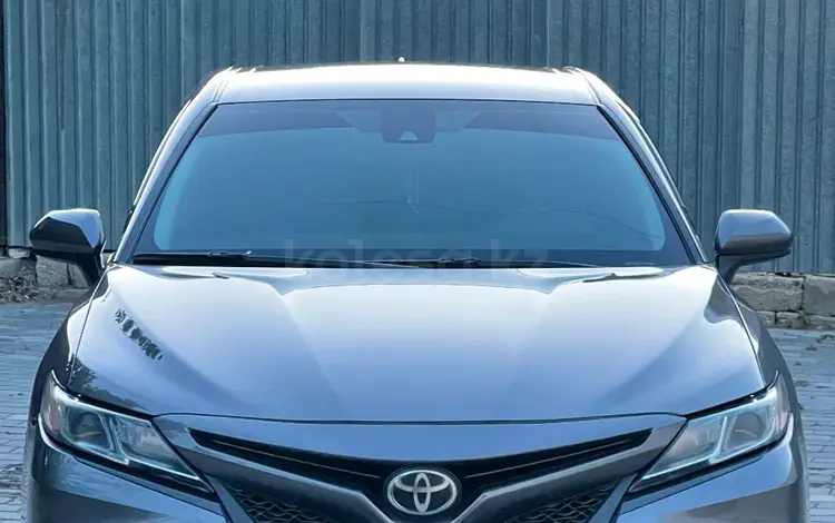 Toyota Camry 2019 года за 11 000 000 тг. в Атырау