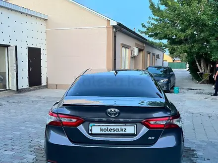 Toyota Camry 2019 года за 11 000 000 тг. в Атырау – фото 5