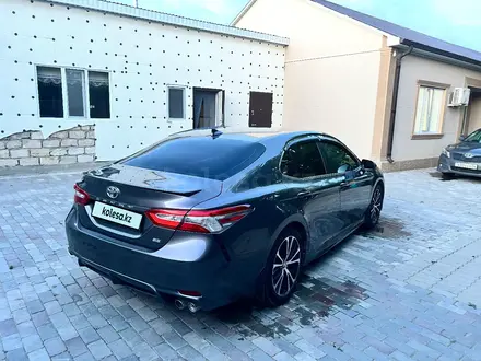 Toyota Camry 2019 года за 11 000 000 тг. в Атырау – фото 6