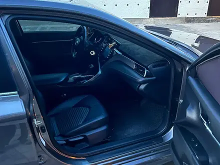 Toyota Camry 2019 года за 11 000 000 тг. в Атырау – фото 7