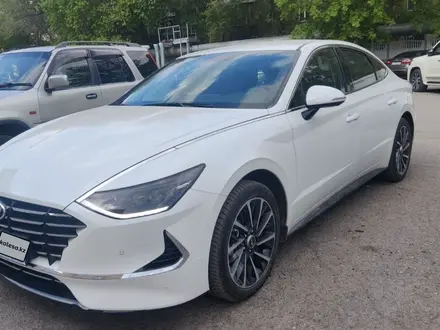 Hyundai Sonata 2022 года за 14 000 000 тг. в Караганда