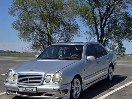 Mercedes-Benz E 320 1996 года за 2 450 000 тг. в Алматы – фото 4