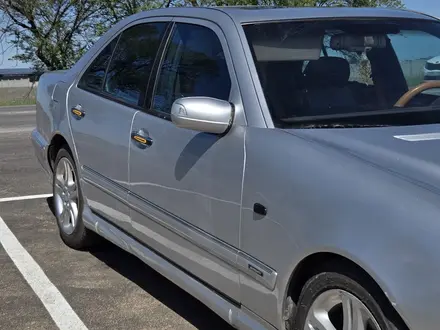 Mercedes-Benz E 320 1996 года за 2 450 000 тг. в Алматы – фото 5