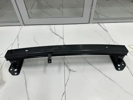 Kia Seltos усилитель переднего бампера за 5 000 тг. в Астана