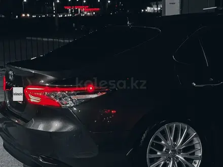 Toyota Camry 2020 года за 8 500 000 тг. в Атырау