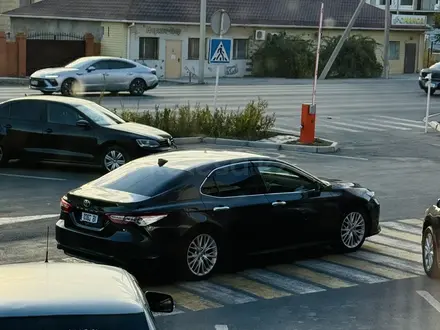 Toyota Camry 2020 года за 8 500 000 тг. в Атырау – фото 13