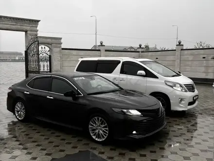 Toyota Camry 2020 года за 8 500 000 тг. в Атырау – фото 7