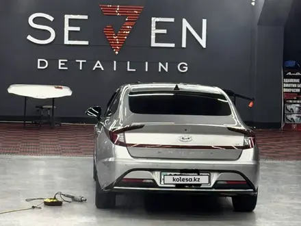 Hyundai Sonata 2021 года за 12 500 000 тг. в Астана – фото 2