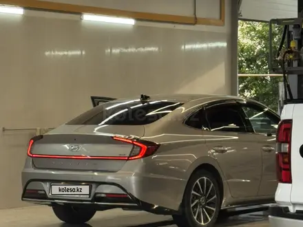 Hyundai Sonata 2021 года за 12 500 000 тг. в Астана – фото 4