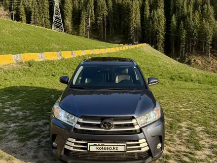Toyota Highlander 2019 года за 15 900 000 тг. в Алматы