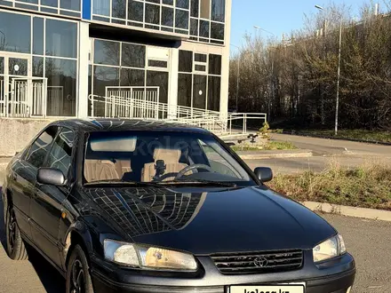 Toyota Camry 1996 года за 2 800 000 тг. в Усть-Каменогорск – фото 2