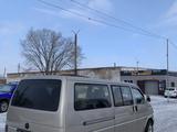 Volkswagen Multivan 1996 годаүшін3 900 000 тг. в Караганда – фото 2