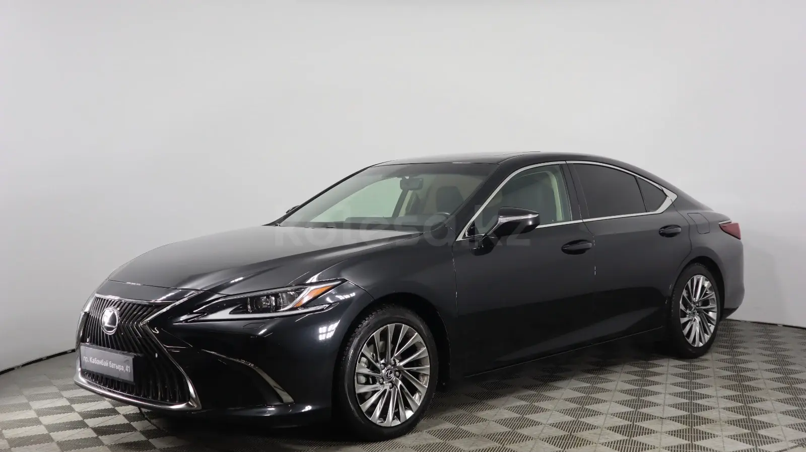 Продажа Lexus ES 250 2019 года в Астане - №165343730: цена 18000000 ...