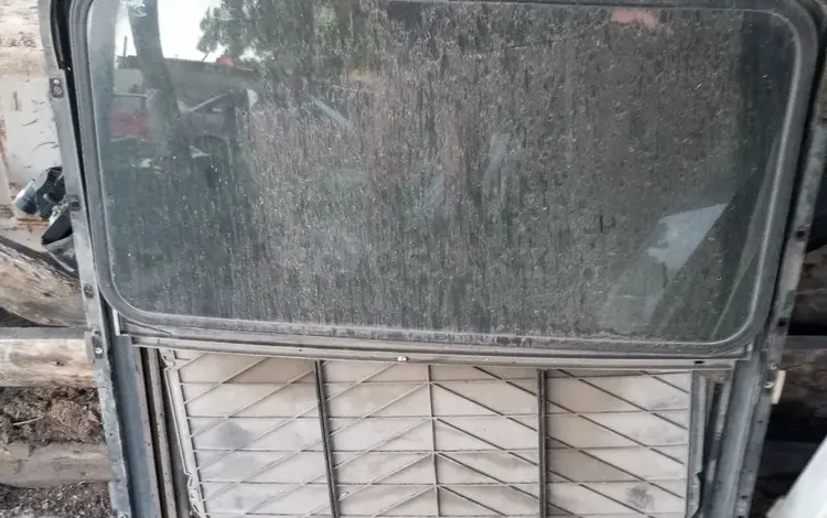 Люк Нисан Р10 за 15 000 тг. в Шахтинск