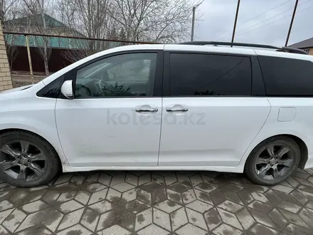 Toyota Sienna 2013 года за 11 700 000 тг. в Актобе – фото 5