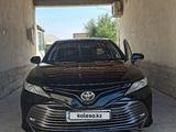 Toyota Camry 2018 года за 16 500 000 тг. в Шымкент – фото 2