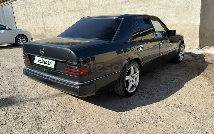 Mercedes-Benz E 230 1990 года за 1 900 000 тг. в Шымкент