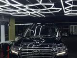 Лабовое стекло Toyota за 20 000 тг. в Алматы