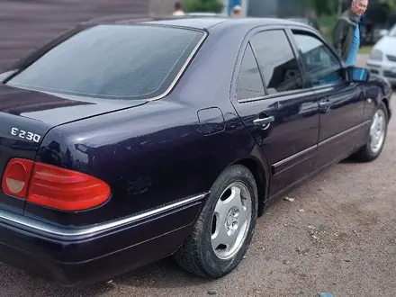 Mercedes-Benz E 230 1997 года за 2 600 000 тг. в Алматы – фото 5