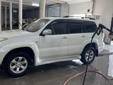 Toyota Land Cruiser Prado 2006 года за 12 320 000 тг. в Атырау – фото 2