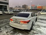 Toyota Camry 2018 года за 14 300 000 тг. в Алматы – фото 3