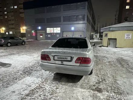 Mercedes-Benz E 230 1997 года за 1 500 000 тг. в Астана – фото 4