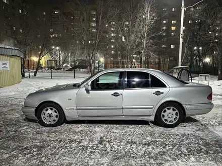Mercedes-Benz E 230 1997 года за 1 500 000 тг. в Астана – фото 2
