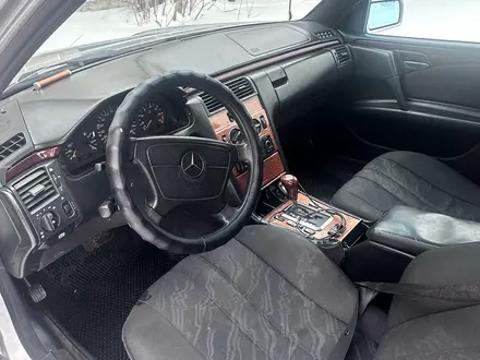 Mercedes-Benz E 230 1997 года за 1 500 000 тг. в Астана – фото 5