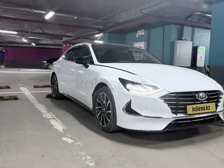 Hyundai Sonata 2023 года за 11 500 000 тг. в Астана – фото 2