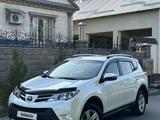 Toyota RAV4 2014 года за 9 900 000 тг. в Шымкент – фото 2