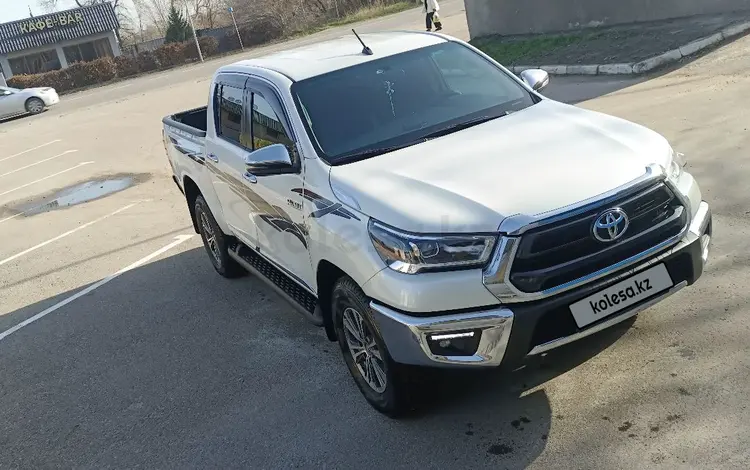 Toyota Hilux 2022 года за 21 000 000 тг. в Алматы