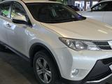 Toyota RAV4 2015 годаfor10 500 000 тг. в Астана