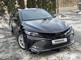 Toyota Camry 2020 года за 15 200 000 тг. в Алматы – фото 3