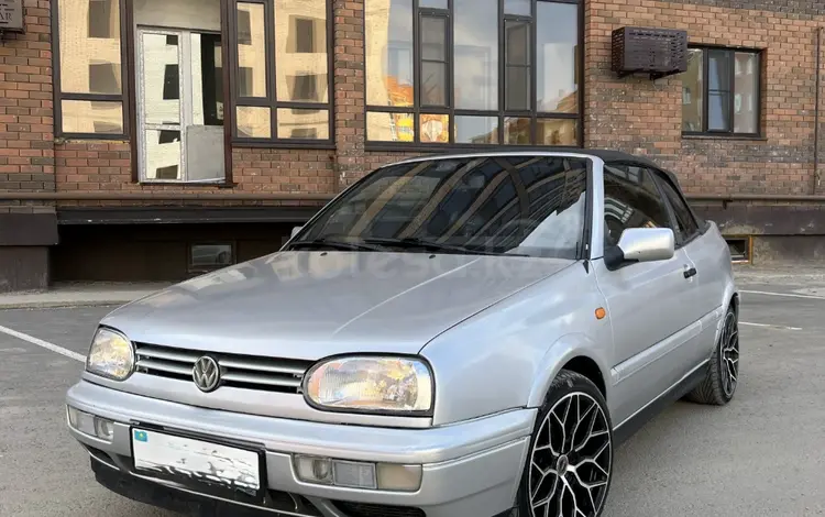 Volkswagen Golf 1998 годаүшін2 500 000 тг. в Актобе